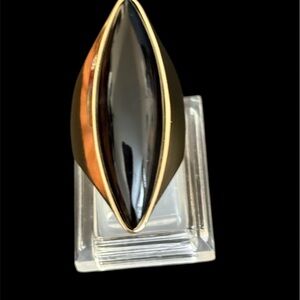 Elegant Black and Gold Women's Ring